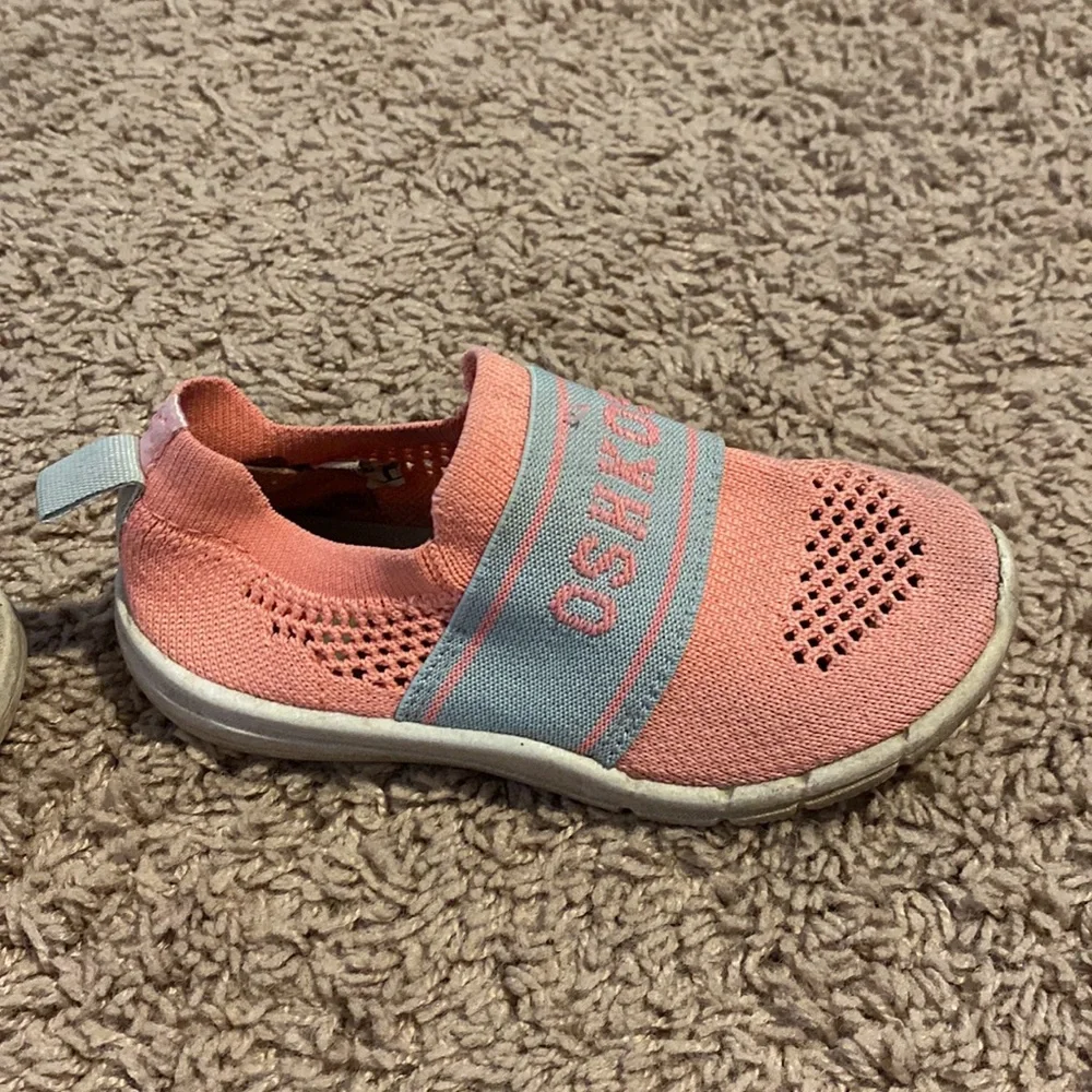 OshKosh water shoes pink coral gray size 9